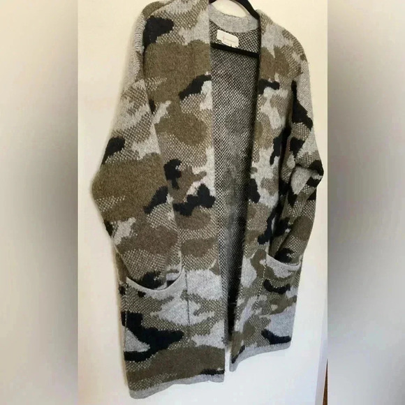 Anthropologie Vera Camo Cardigan in Moss Size Medium - Picture 2 of 16